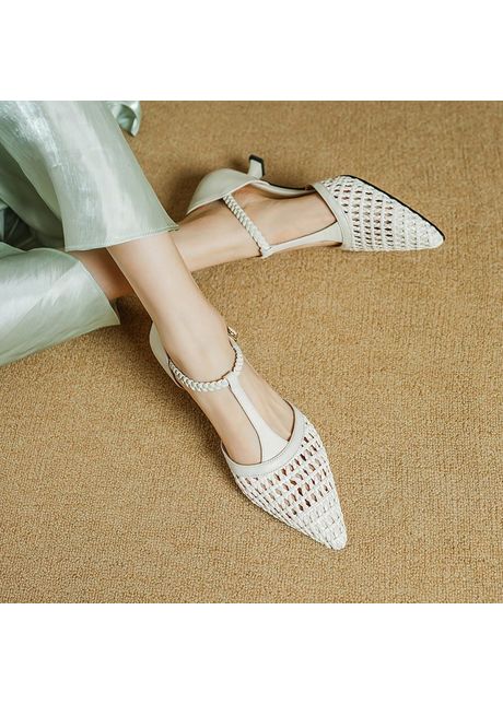 Chiko carrieann pointy toe kitten heels t strap shoes