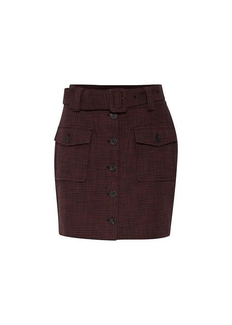 Short skirt buttoned in front of woman atelier r ve irelise
