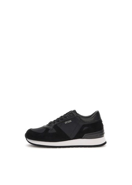 Trainers guess tresa